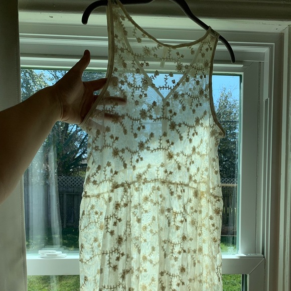 Lace and appliqué cream tunic tank top button down - Picture 3 of 6